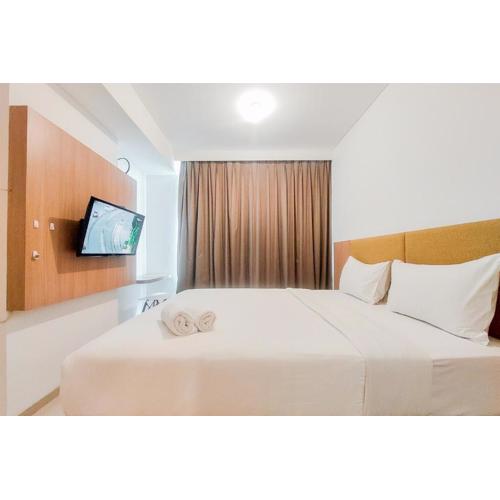 Best Deal and Homey Studio Apartment Tree Park City Cikokol By Travelio