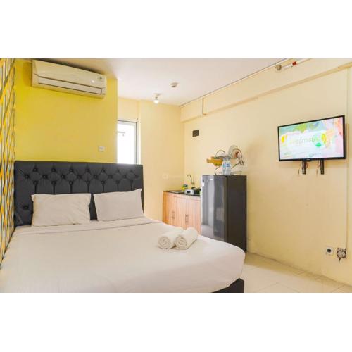 Best Deal and Homey Studio Bassura City Apartment By Travelio