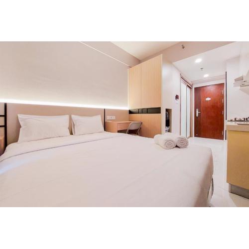 Best Deal and Simply Look Studio Room at Sky House BSD Apartment By Travelio
