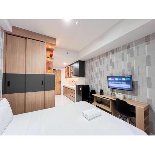 Best Deal Studio Room at Delft Ciputra Makassar Apartment By Travelio
