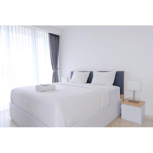 Best Deal Studio Room with Private Jaccuzi at Art Deco Apartment By Travelio