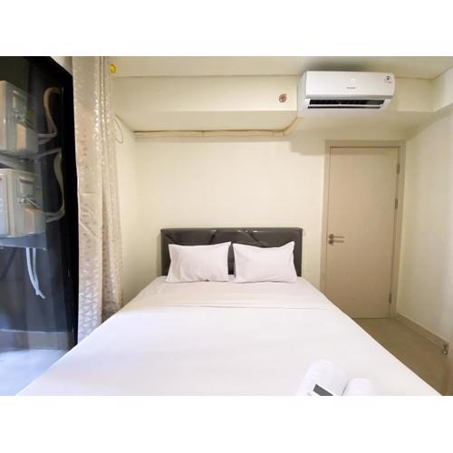 Best Homey and Modern 2BR at Meikarta Apartment By Travelio