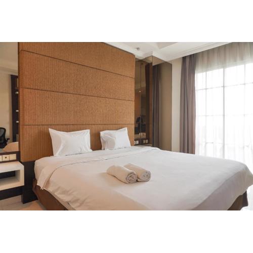 Best Homey and Strategic Studio at Bellezza Apartment By Travelio