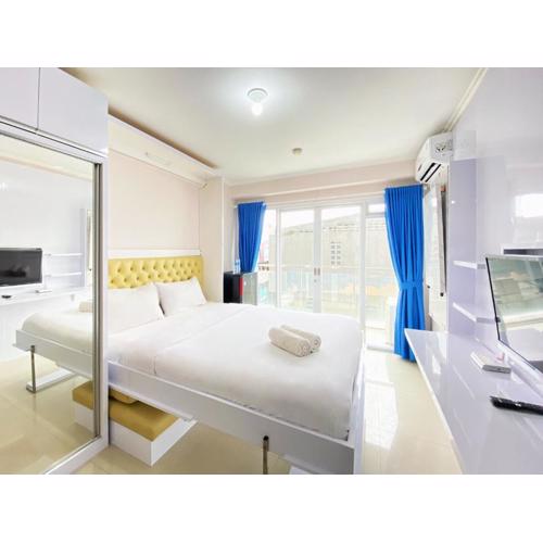 Best Location Studio Room at Gateway Pasteur Apartment By Travelio