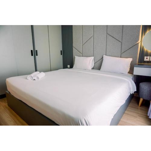 Best Spacious and Homey 3BR at Sky House BSD Apartment By Travelio