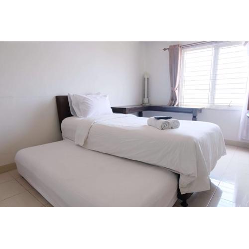 Best Studio Apartment at Pinewood Jatinangor By Travelio