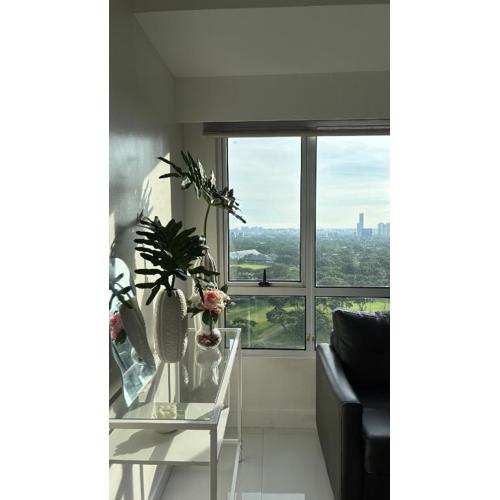 Best Sunset and Golf Course View BGC 2BR