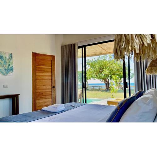 Besu Villas Santa Ana - beachfront whole Villa with pool