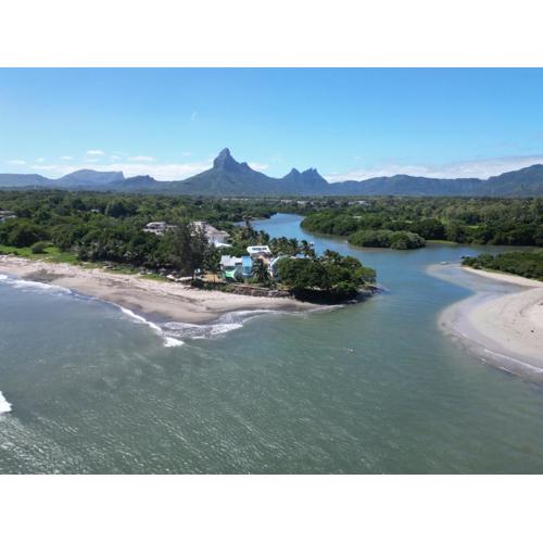 Between 2 waters Villa, free rental car offered.