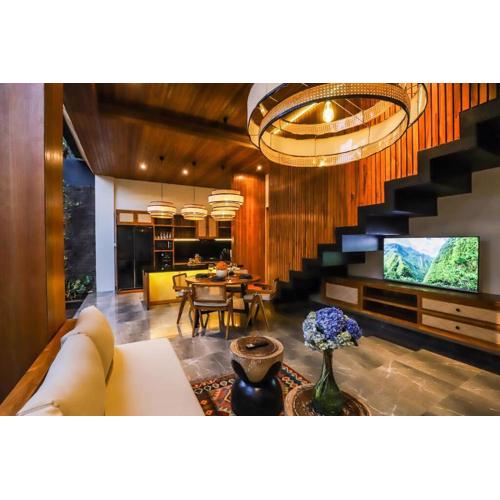 Beyond Villa 3BDR, 2 FL, 2 Pools, 2 Living Rooms