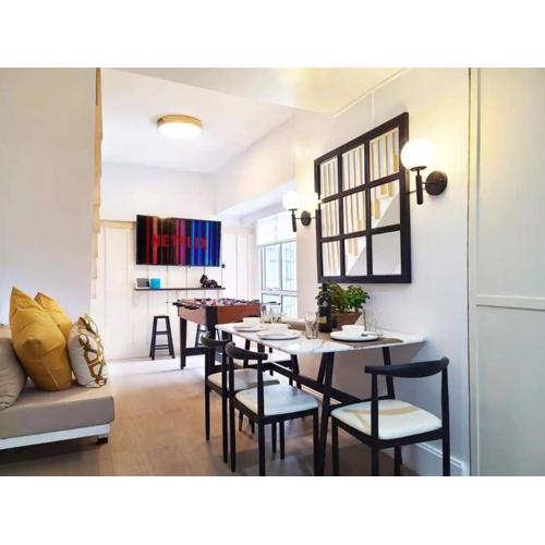 BGC - Two Bedroom Condo with Game Room high speed WiFi