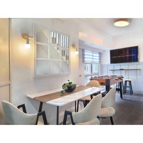 BGC - Two Bedroom Condo with Game Room with 400mbps WiFi- 09
