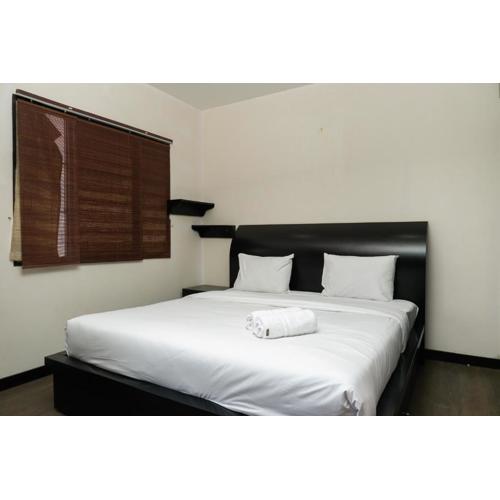 Big and Cozy Studio Apartment at Puri Garden By Travelio