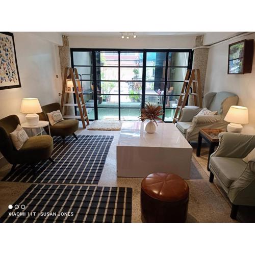 Big Groups Heaven in Central Location