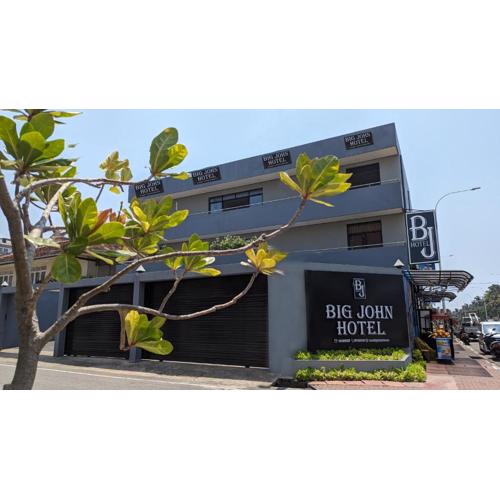 Big John Hotel