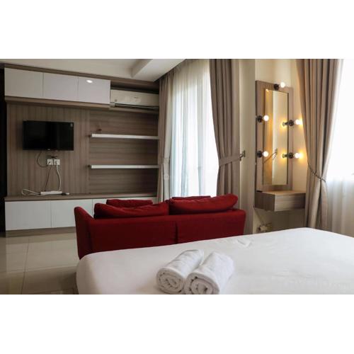 Big Spacious Studio at Sky Terrace Apartment By Travelio