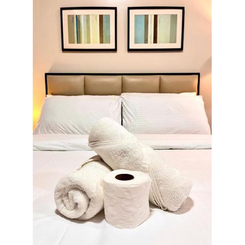 Big Studio Unit in Newport near NAIA w Balcony