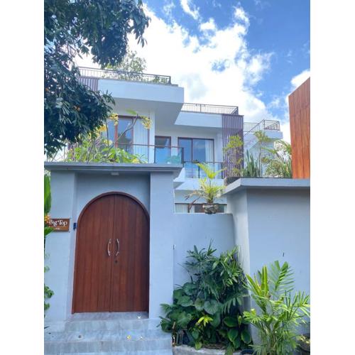 Big Top villa strategis location