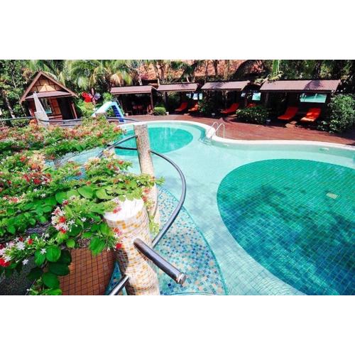 Birds and Bees Resort