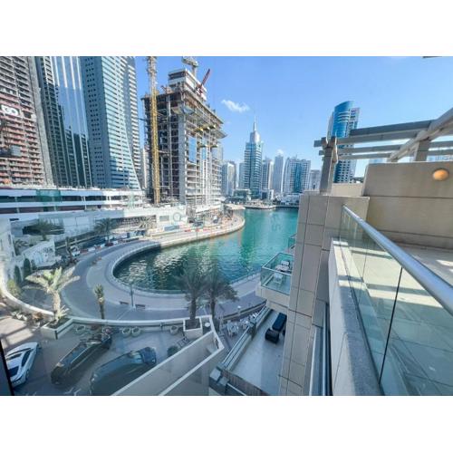 Blakely 2BR Lakeview Retreat - Open Balcony and Marina Views