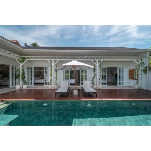 Blanc Mediterranean: 3BR in Central Canggu