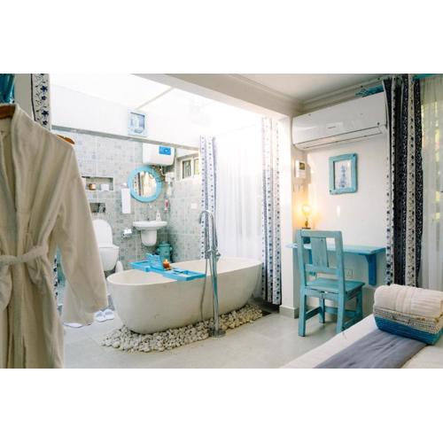 Bleu by The Prime Escape