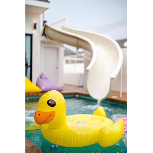 Blissful Pool Villa Chaam