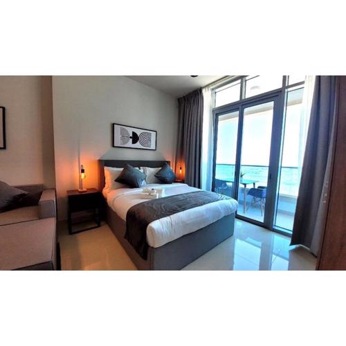 Bloomfields Stu With Canal View Julphar Al Reem