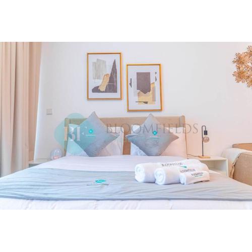 Bloomfields Stylish Stu In Thalassa Beach Front