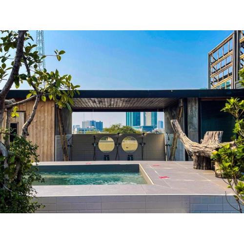 Blu Cabin Ari Stylish Gay Poshtel