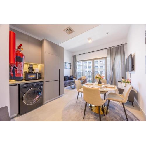 Blue Breeze - Bright & Airy 1BR, MAG City, Gym Access