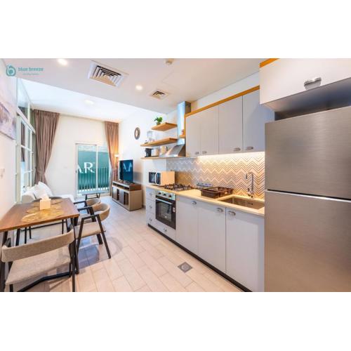 Blue Breeze - Modern 1BR, Dubai Hills,