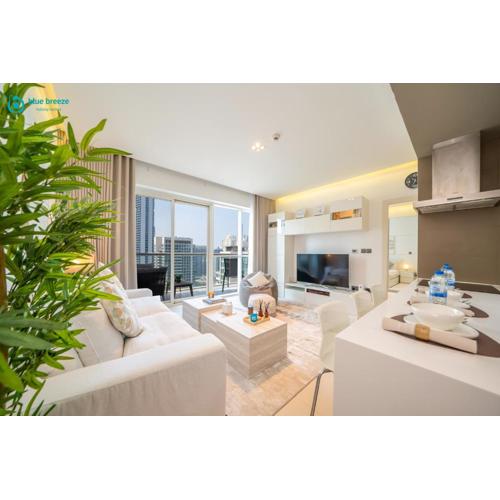 Blue Breeze - Modern Apt with Partial Marina Views & Balcony