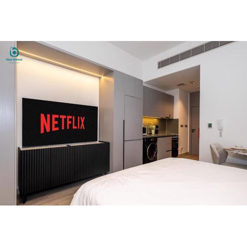 Blue Breeze - Stylish Studio Retreat in MBR City