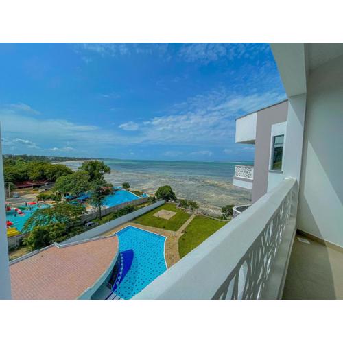 Blue Horizon Beachfront Apartments