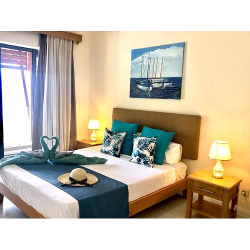 Blue Lagoon seafront apartment