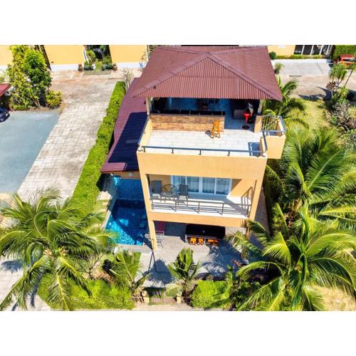 Blue Lion Small Pool Villa - by KohChangVillas