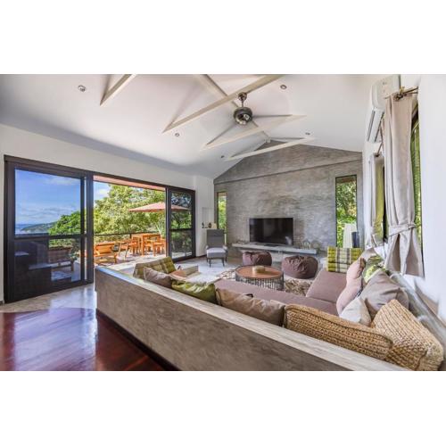 Blue View Amazing 3-Bedroom, Sea View Villa,