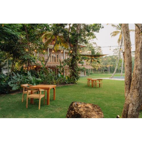 Blue Waves Surf House - Jungle Villa