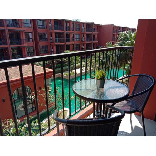 Bluroc Huahin 503 by May