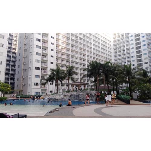 Blytheo Urban Staycation by Jonathan