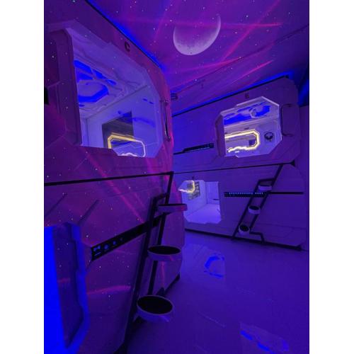 BMAX SPACEPODS sleep in space - 4mins from Mactan Airport