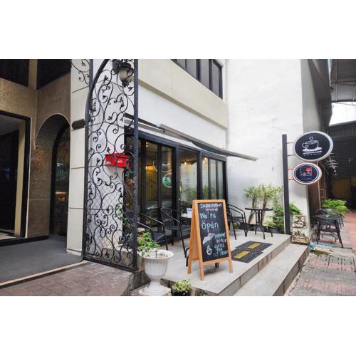 BnB98 Silom Hotel