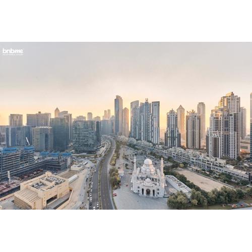 bnbme - Chic Downtown Studio Near Burj Khalifa Dubai Mall w Pool Gym Concierge