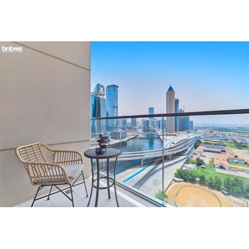 bnbme - Luxury 2BR Business Bay Apt w Canal Views Pool Gym Free Parking Downtown