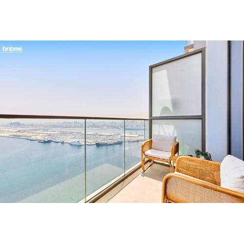 bnbme - Luxury 3BR Sea View Apt Balcony Pool Gym Kids Play Area Near Jumeirah