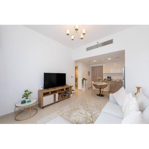 BNew Chic 1BR Apt Near Trump Golf w Pool and Gym