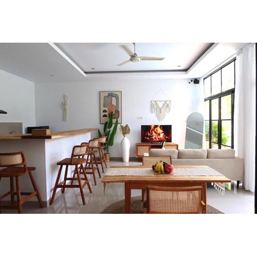 Bohemian Luxury 3 BR In the Center of Canggu with a Pool