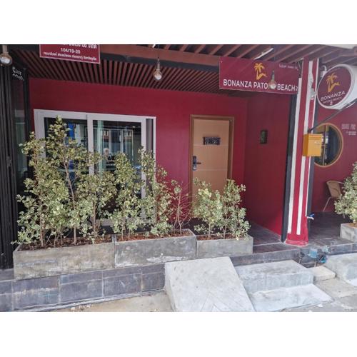 Bonanza Patong Beach2 100m to Beach Green Room