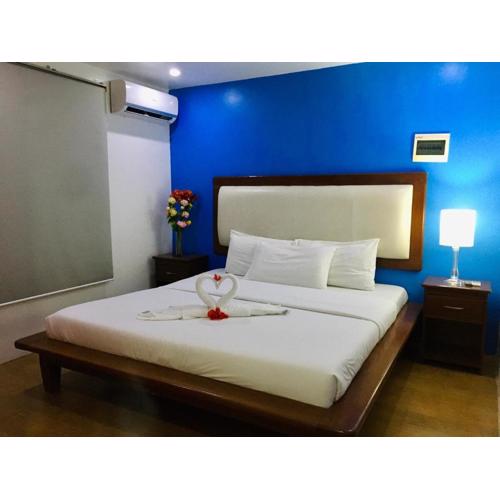 Boracay Family Retreat 2BR Suite RM3, Pool Access